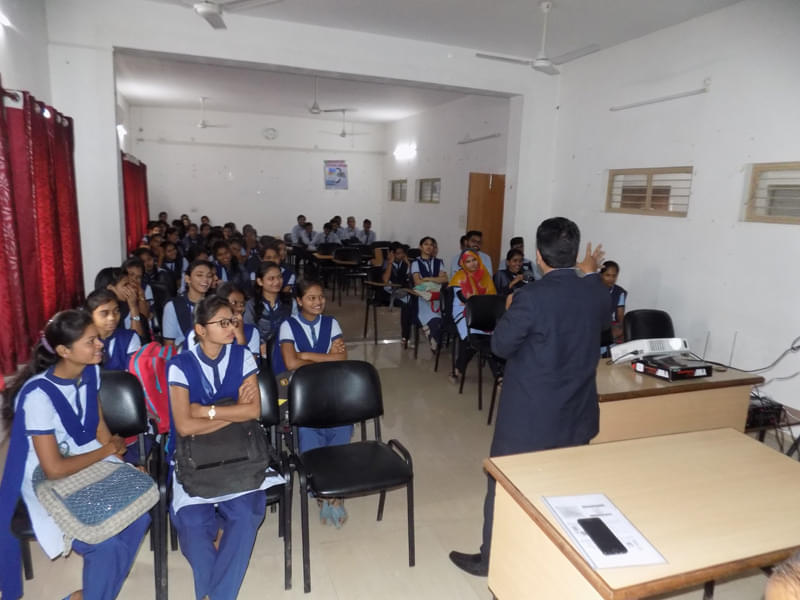 Zulekha College of Commerce Science and Technology Nagpur Extra Curriculars photo 48