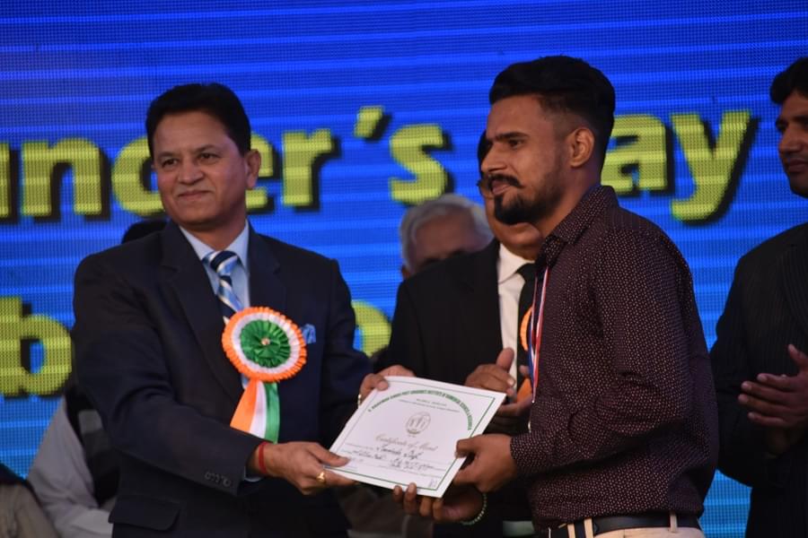 SBS University Extra Curriculars photo 13