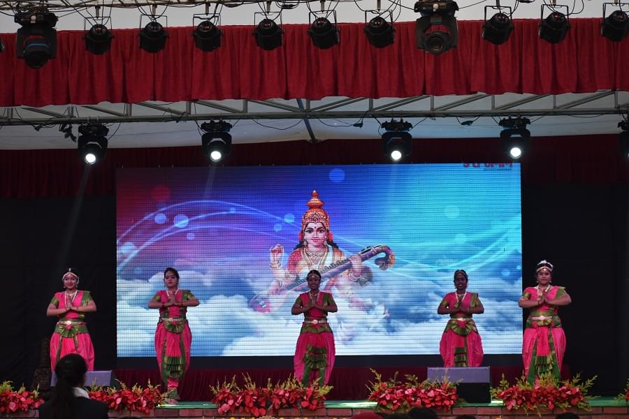 SBS University Extra Curriculars photo 14