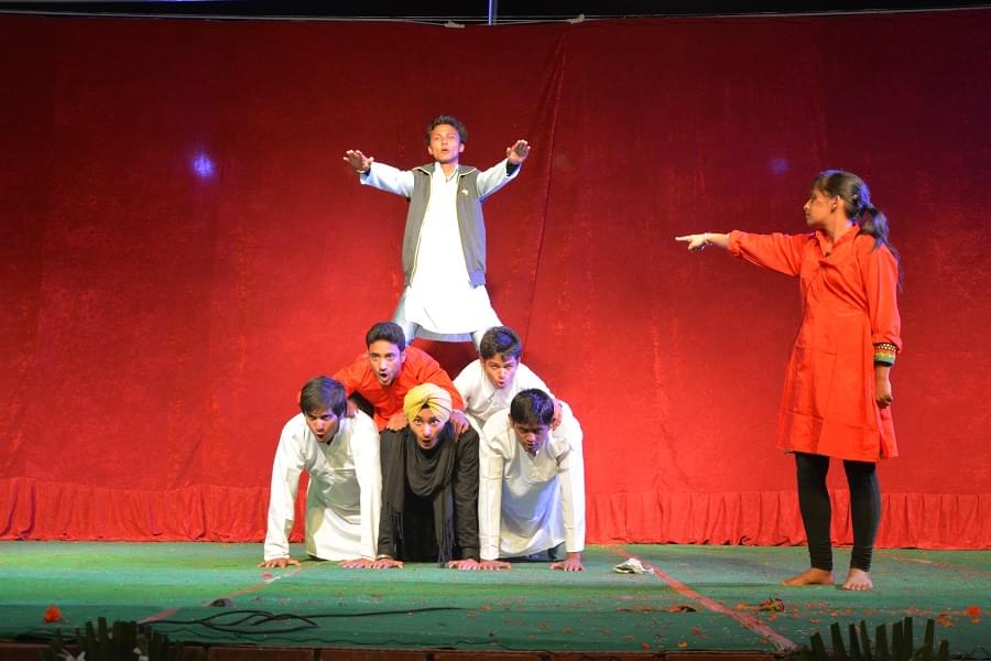 SBS University Extra Curriculars photo 18