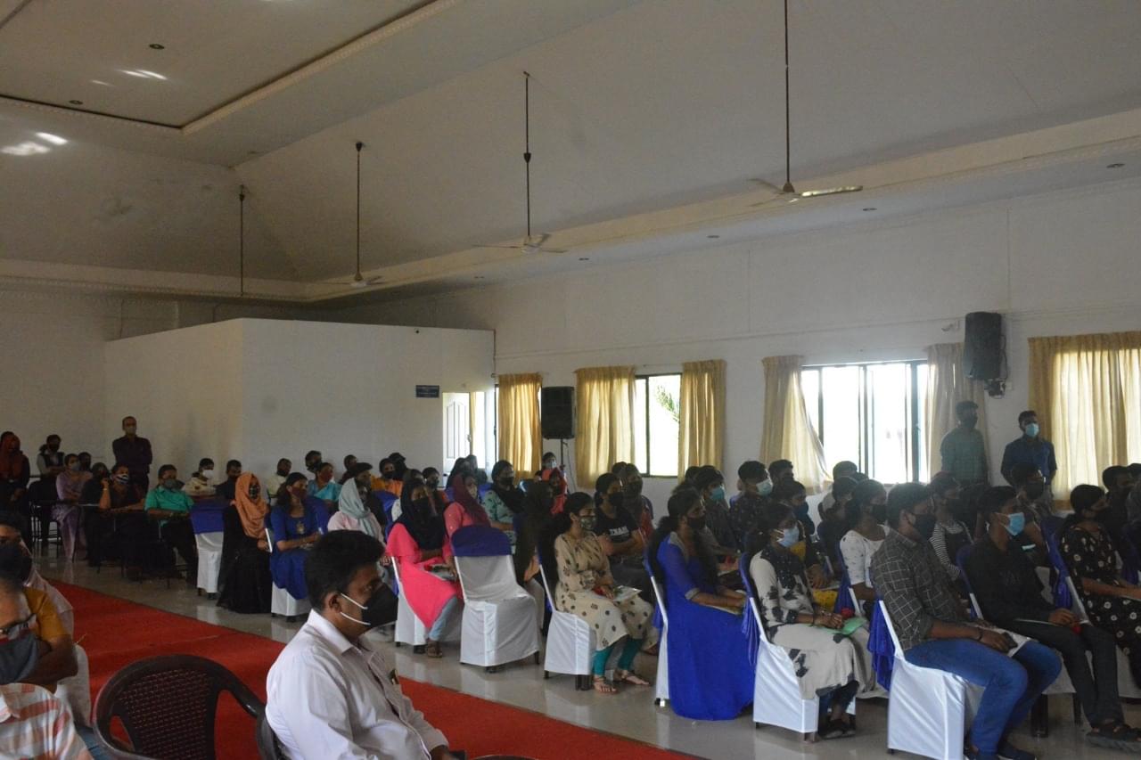 Holy Grace Academy Of Pharmacy Thrissur College gallery photo 7