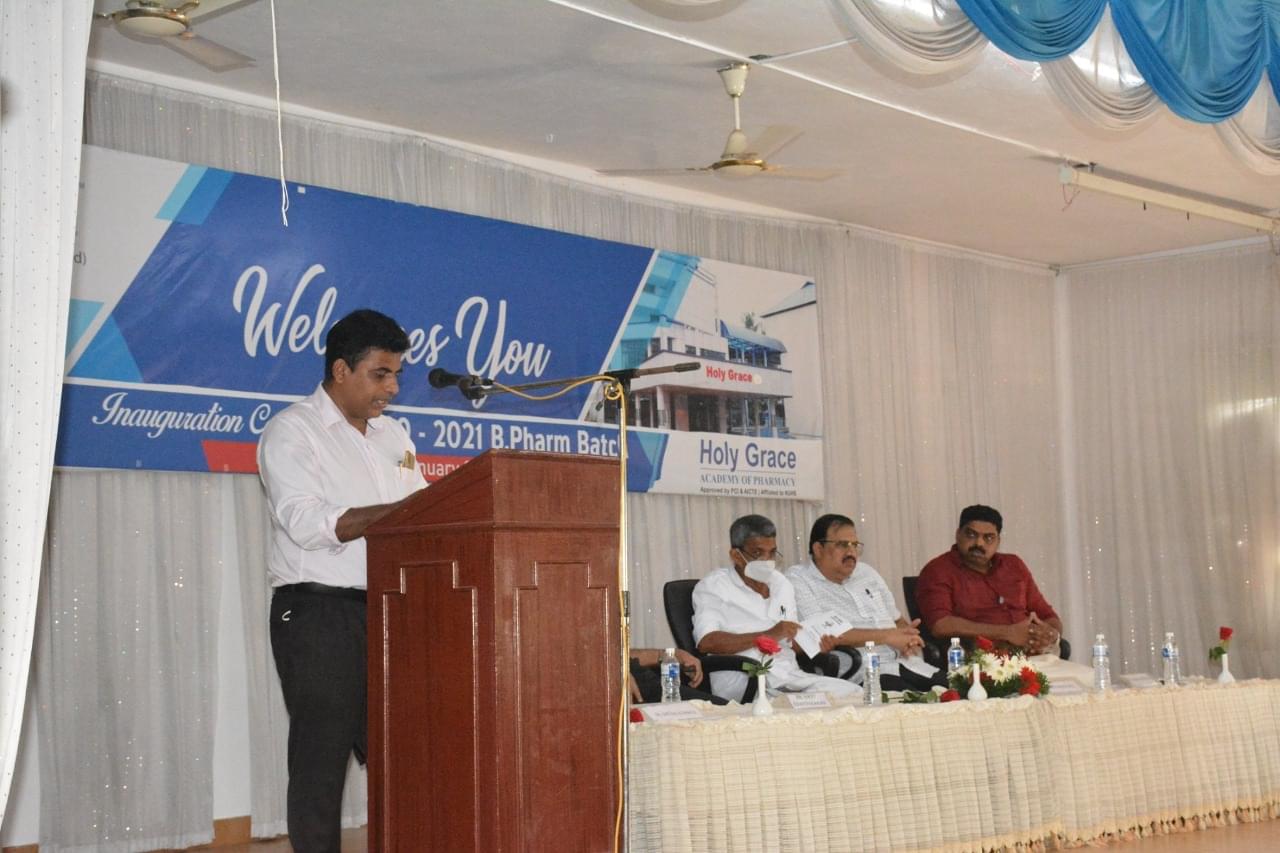 Holy Grace Academy Of Pharmacy Thrissur College gallery photo 2