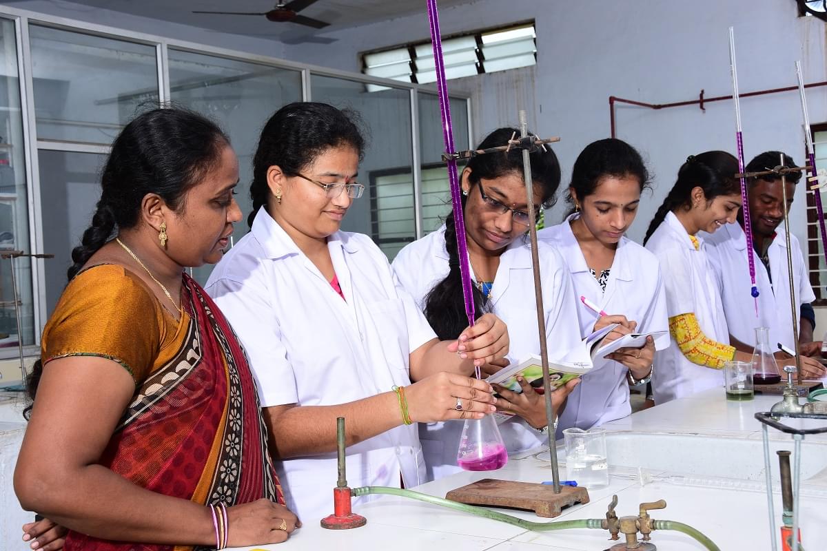 Browns College of Pharmacy Khammam Laboratory photo 2