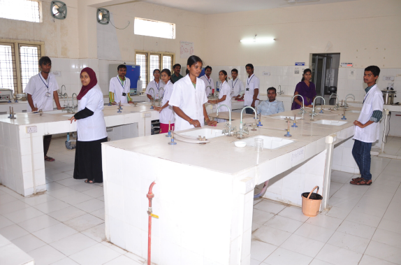 K V K College Of Pharmacy Hyderabad Labs Infrastructure photo 5