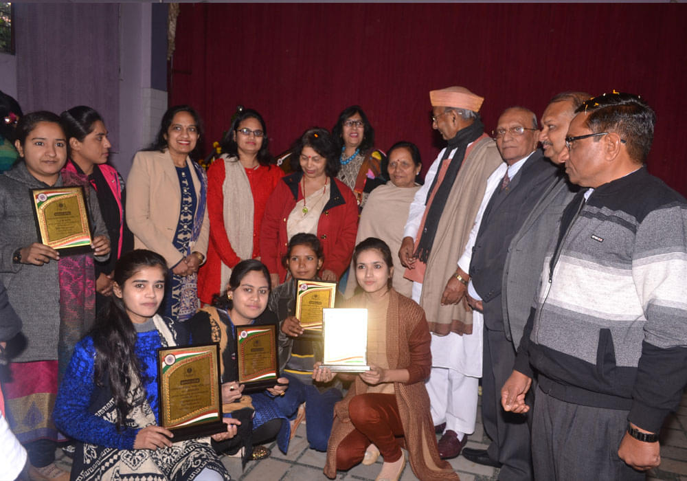 Ismail National Mahila P.G College Meerut Extra Curriculars photo 8