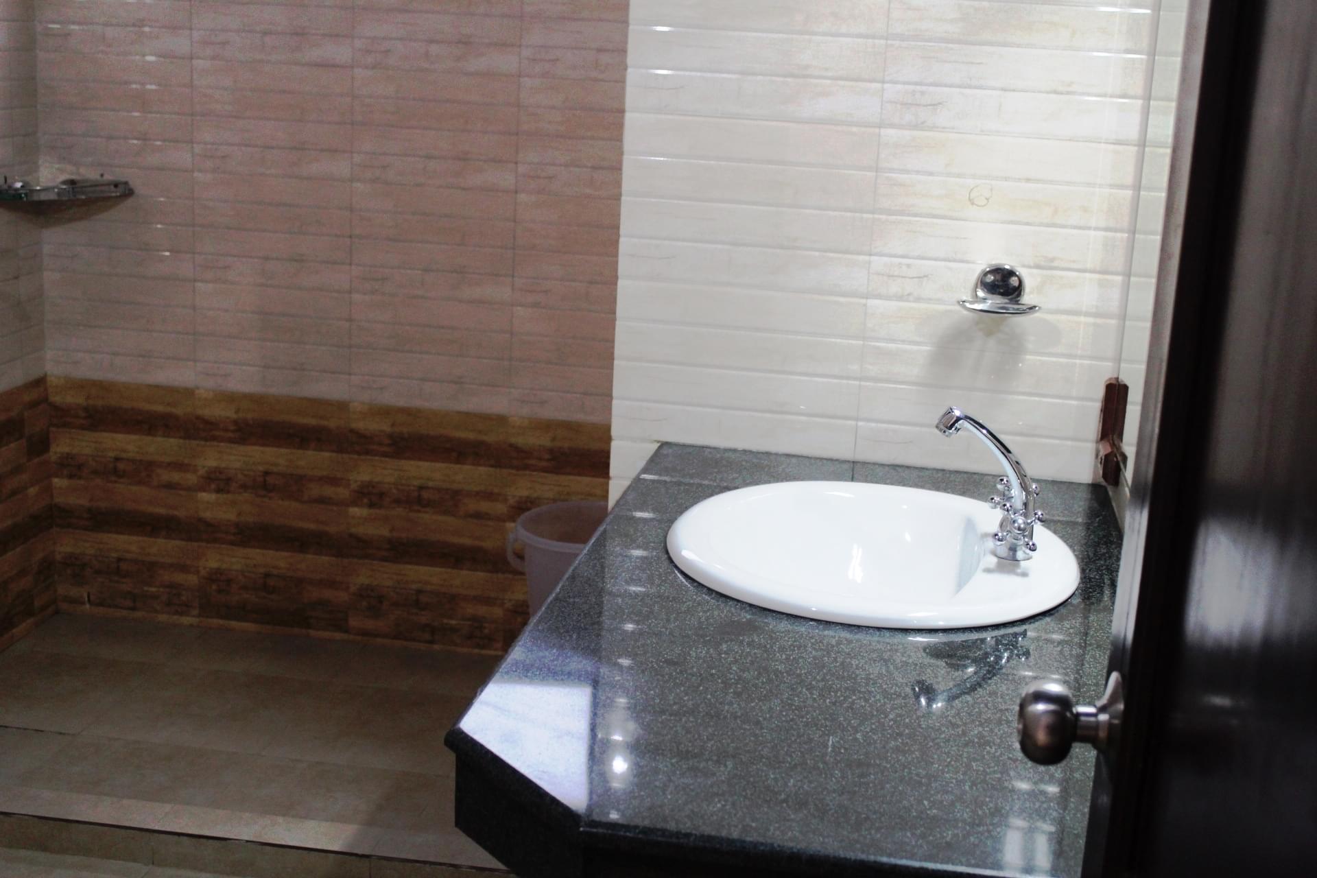 YMCA Institute for Media Studies and Information Technology New Delhi Ymca Sattal Lake View Inn & Campsite photo 4