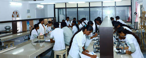 SA Raja Pharmacy College Tirunelveli Classroom and Lab photo 1