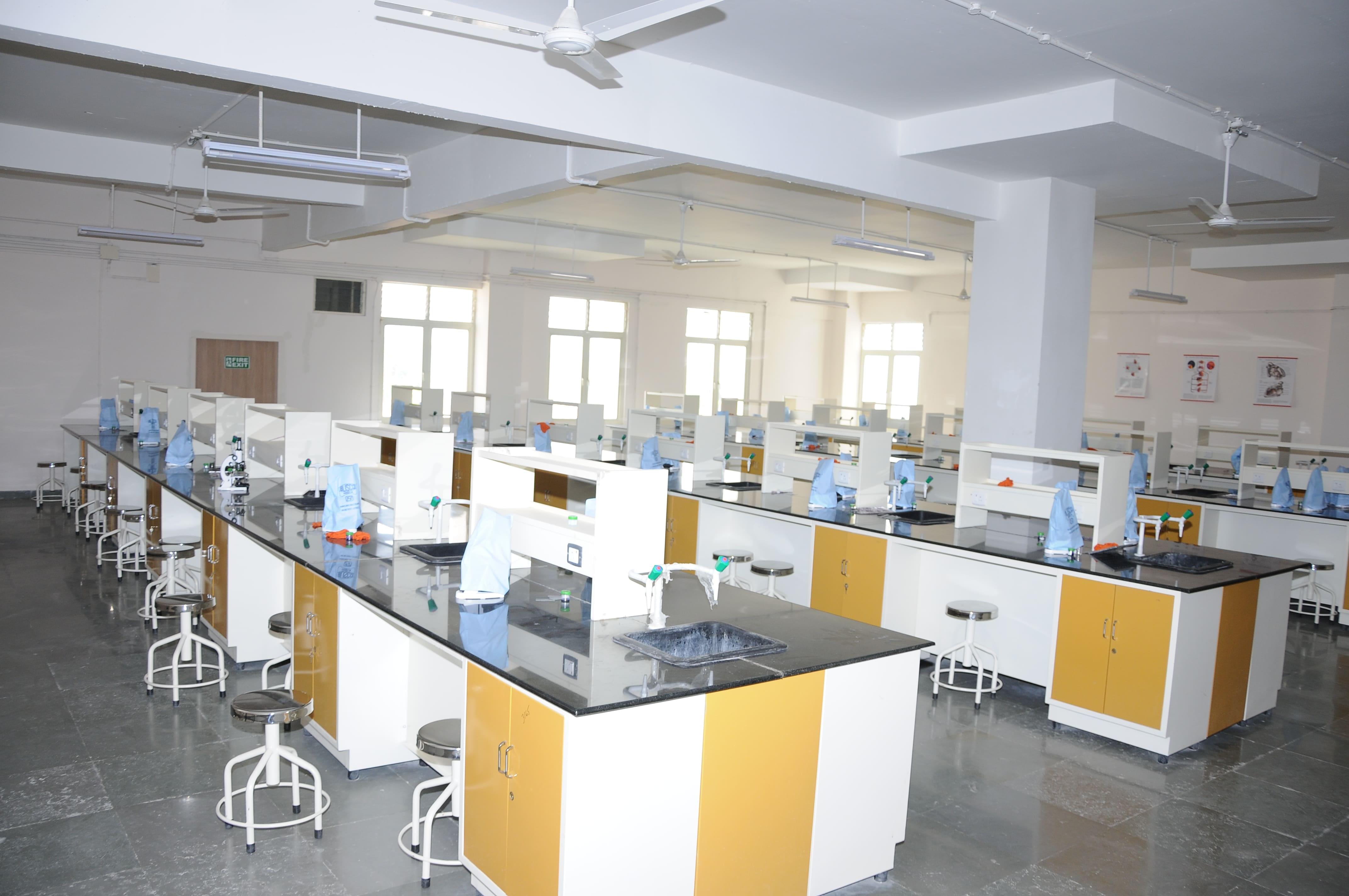 The Apollo University Chittoor Labs photo 4