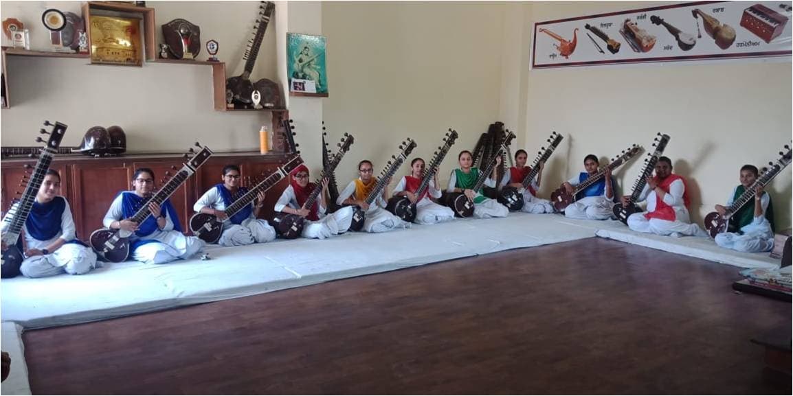 Shaheed Darshan Singh Pheruman Memorial College For Women Amritsar Photo Gallery photo 6