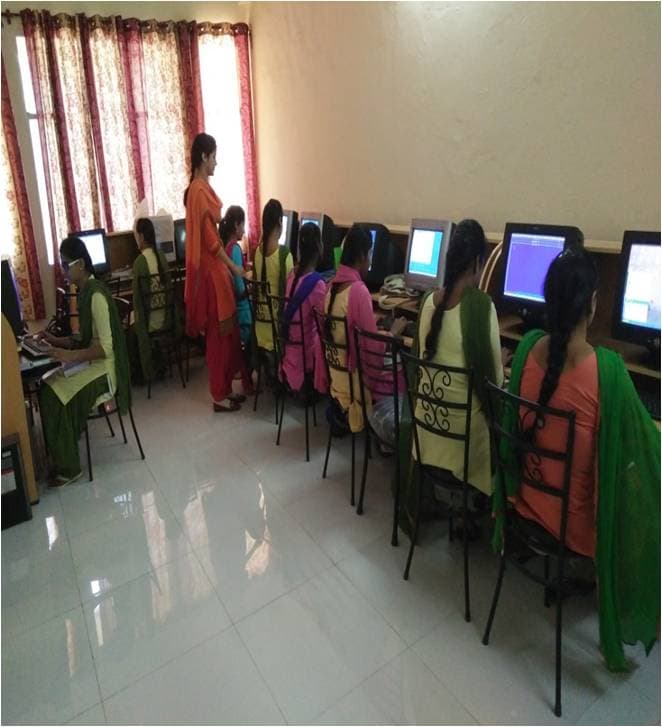 Shaheed Darshan Singh Pheruman Memorial College For Women Amritsar Photo Gallery photo 9