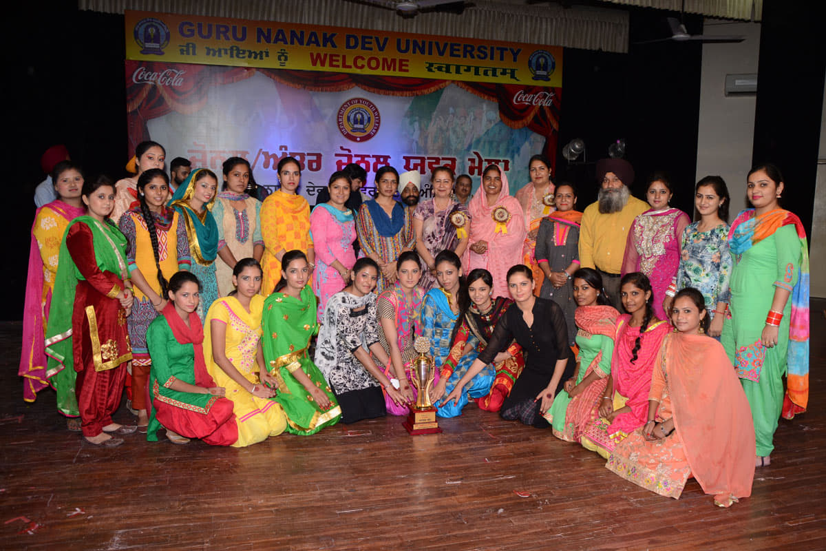 Shaheed Darshan Singh Pheruman Memorial College For Women Amritsar Photo Gallery photo 16