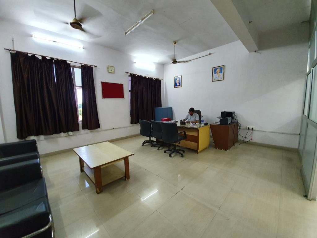 Krishna Institute of Pharmacy and Sciences Kanpur College photo 6