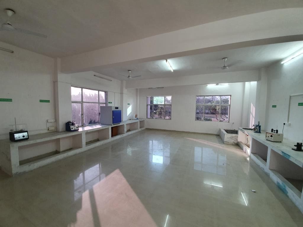 Krishna Institute of Pharmacy and Sciences Kanpur College photo 9