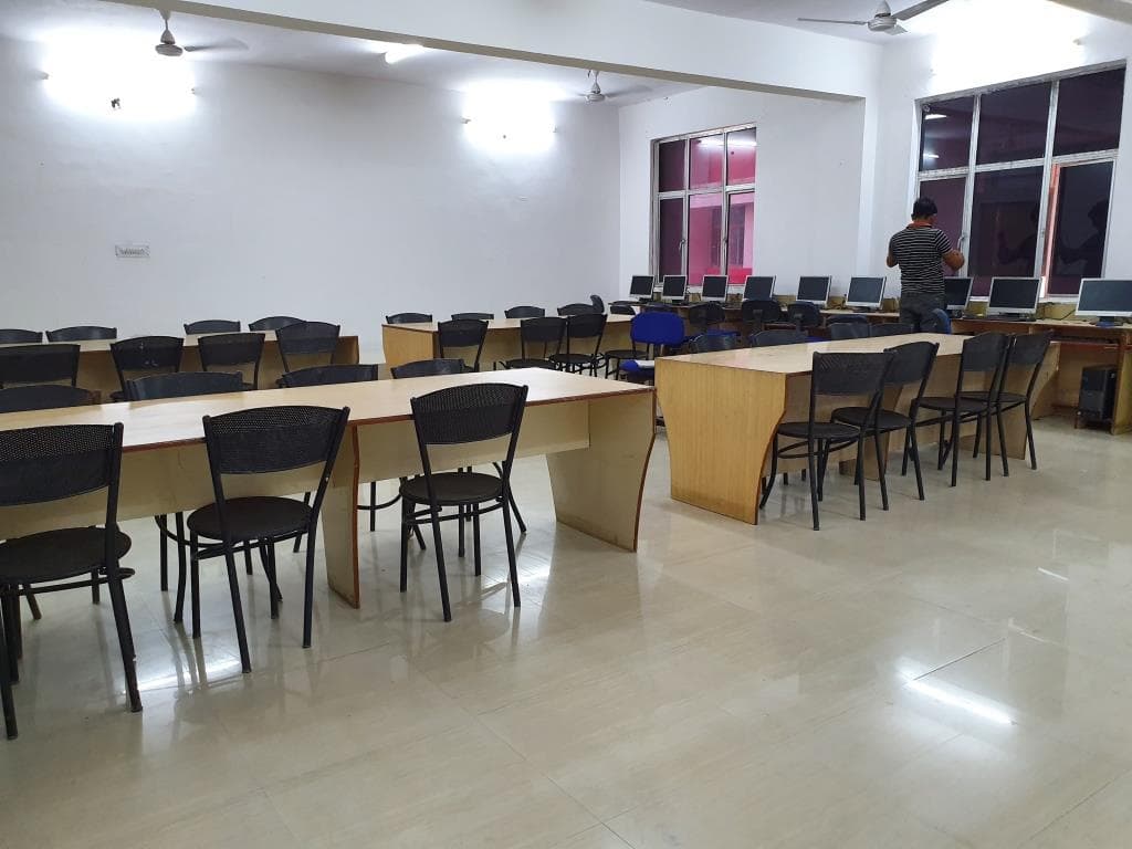 Krishna Institute of Pharmacy and Sciences Kanpur College photo 15