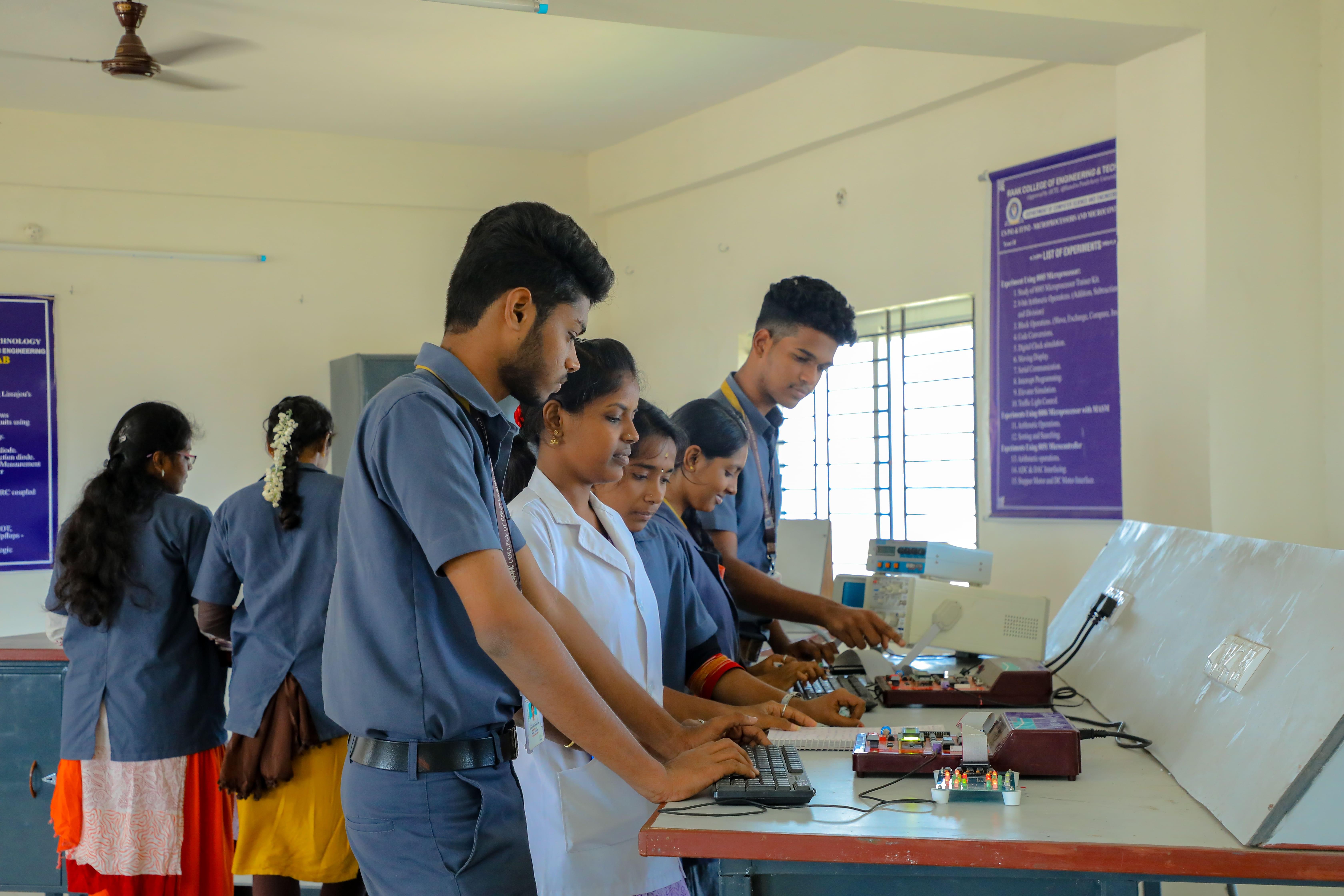 Raak College of Engineering and Technology Pondicherry Lab photo 4
