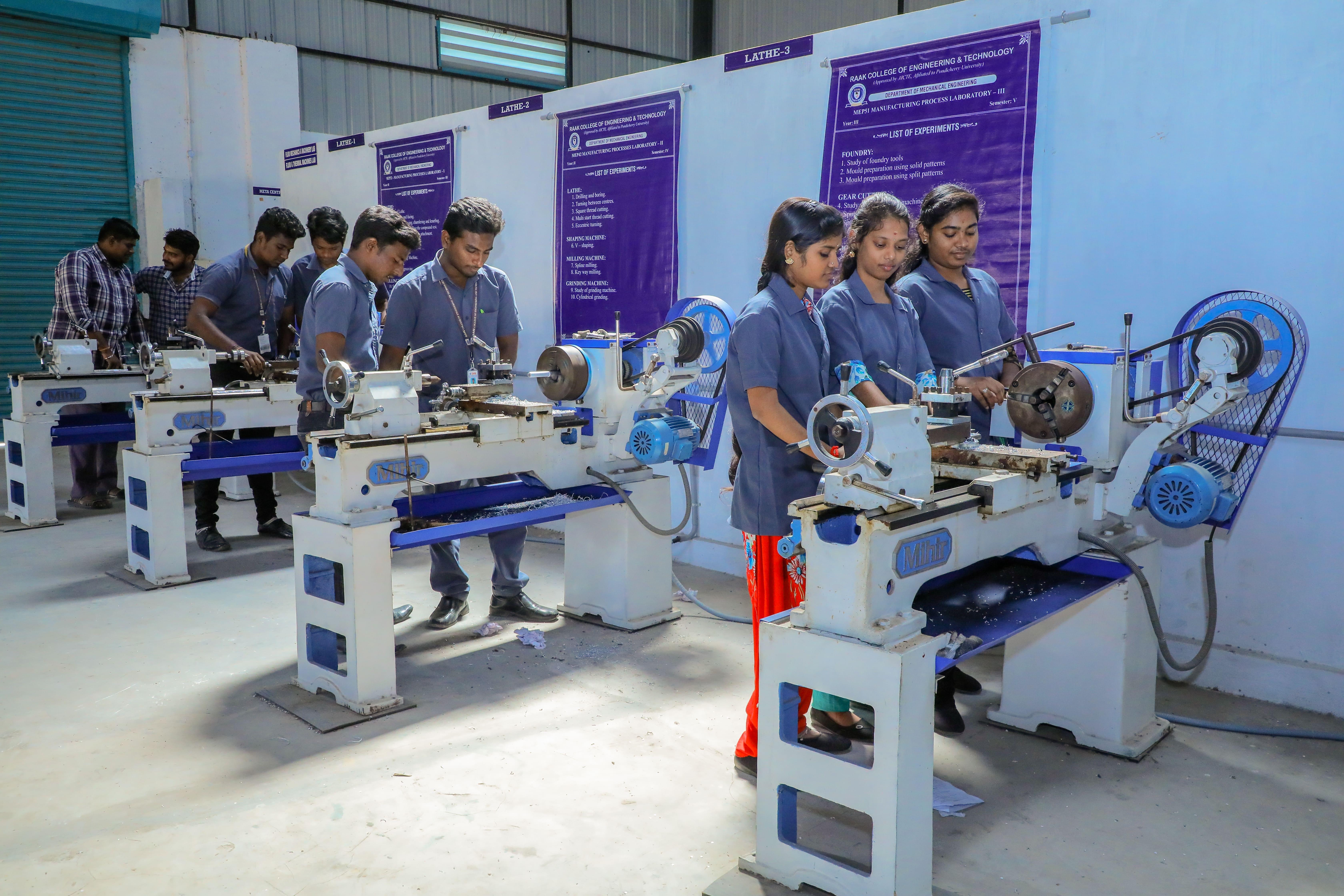 Raak College of Engineering and Technology Pondicherry Lab photo 12