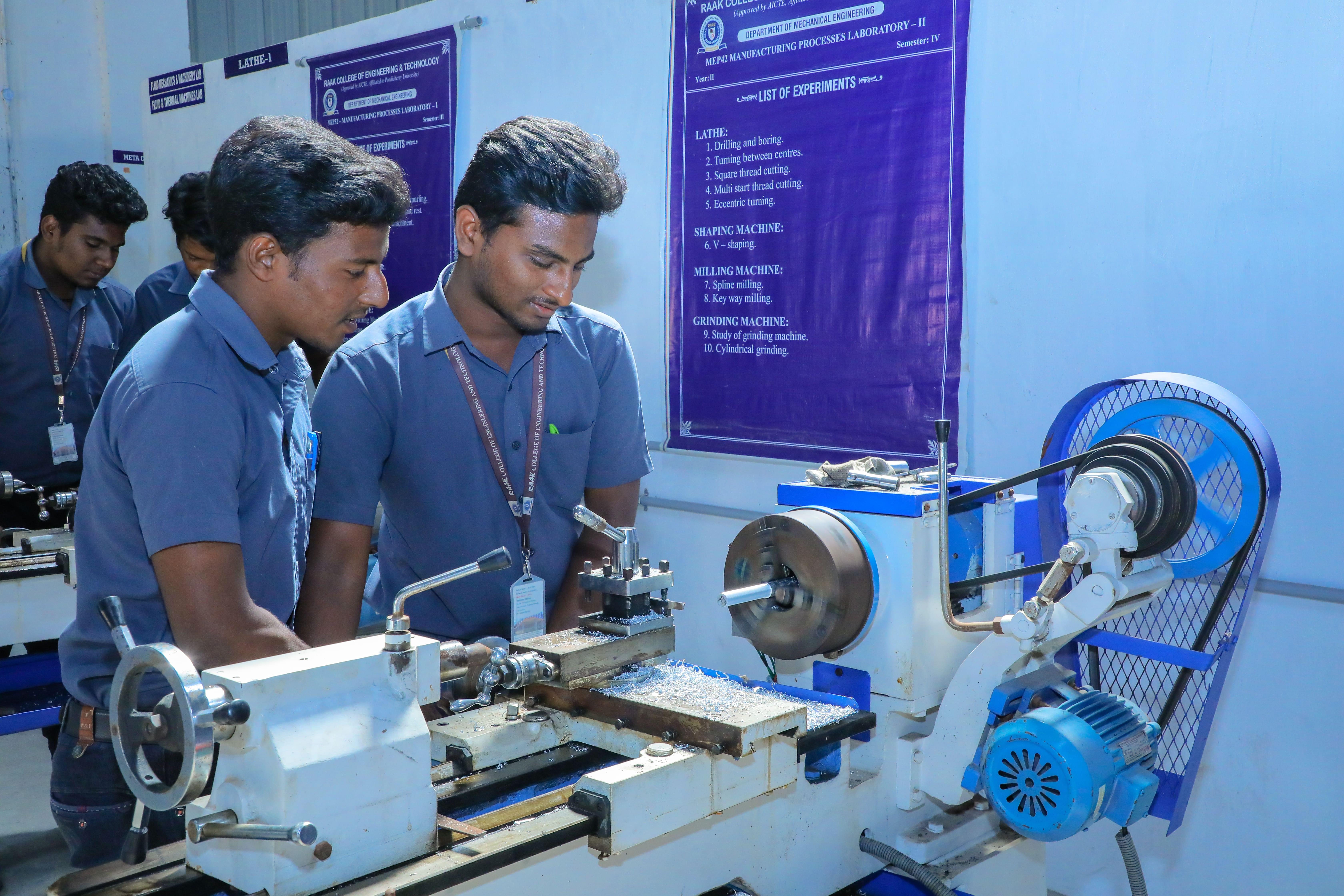Raak College of Engineering and Technology Pondicherry Lab photo 13
