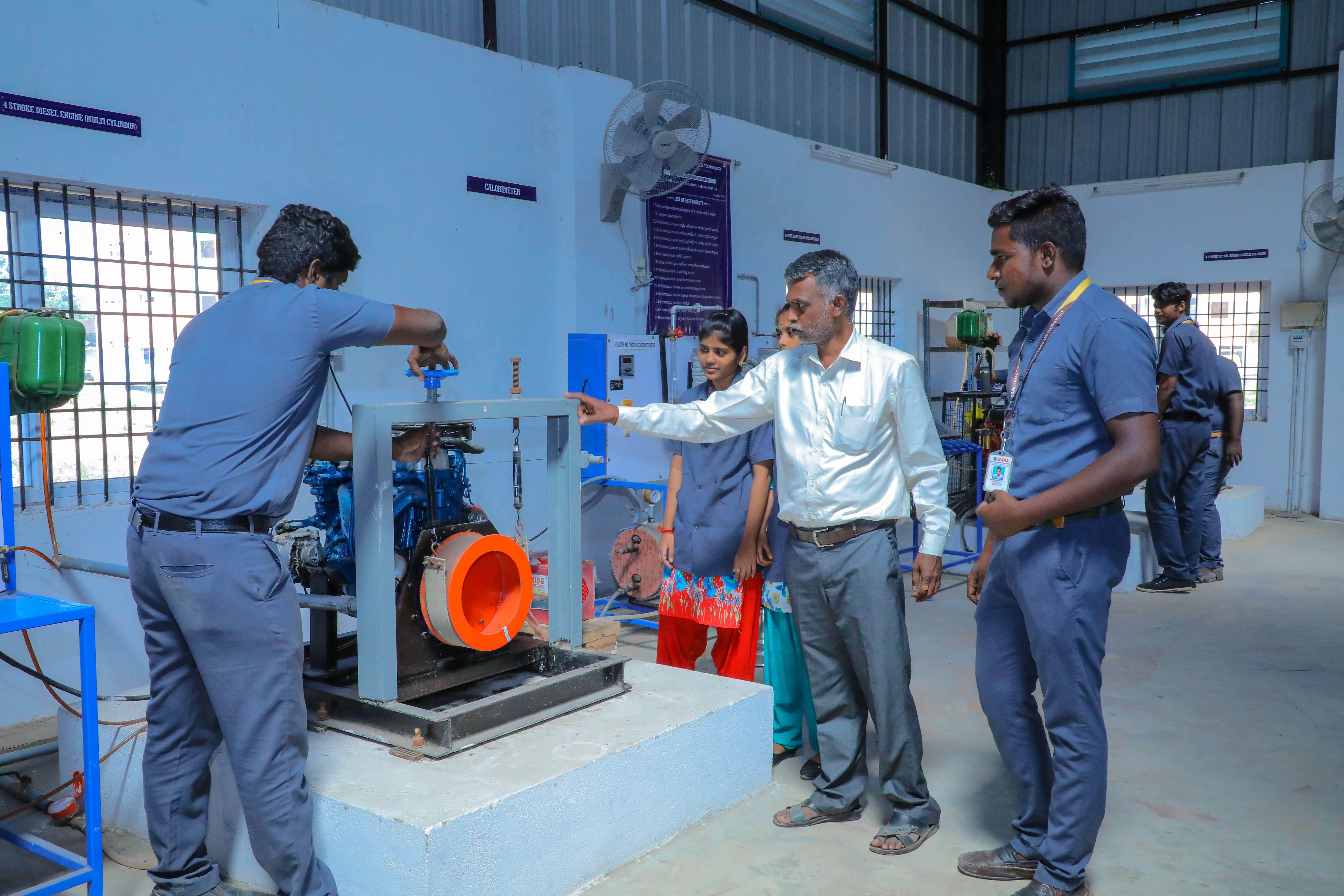 Raak College of Engineering and Technology Pondicherry Lab photo 15