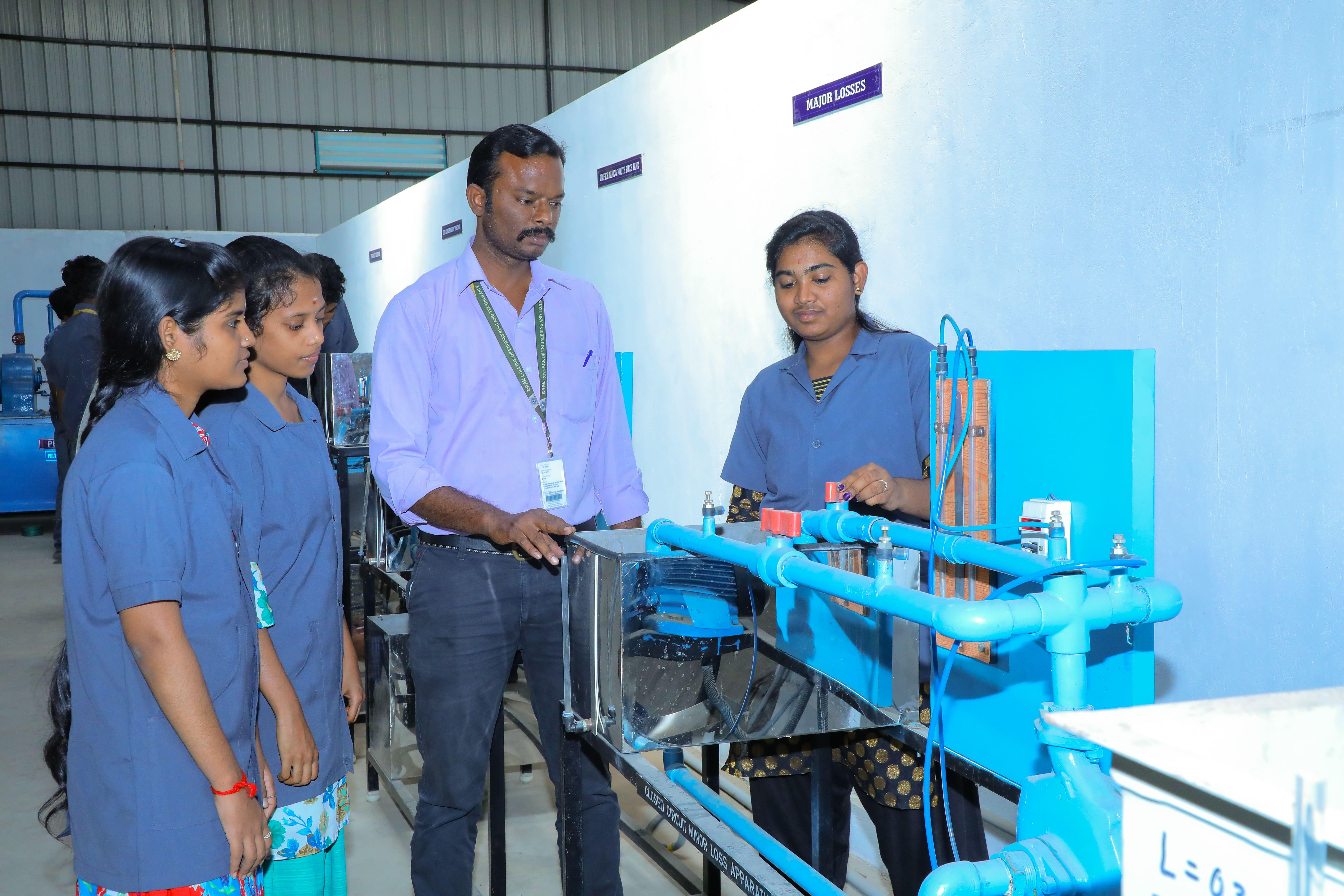 Raak College of Engineering and Technology Pondicherry Lab photo 17