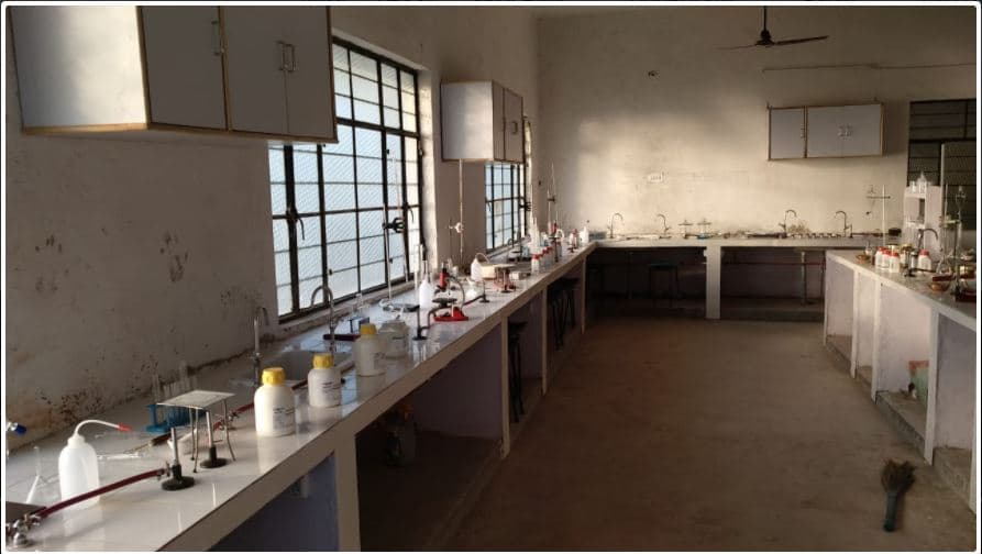 S.J Institute Of Pharmacy Ramaipur Lab photo 3
