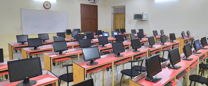 Smt. Radhadevi Goenka College For Women Akola Facilities photo 2