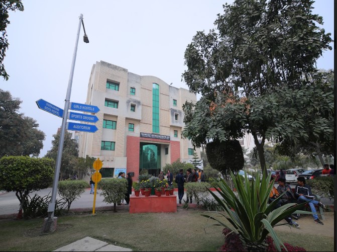 KIET University Infrastructure photo 21