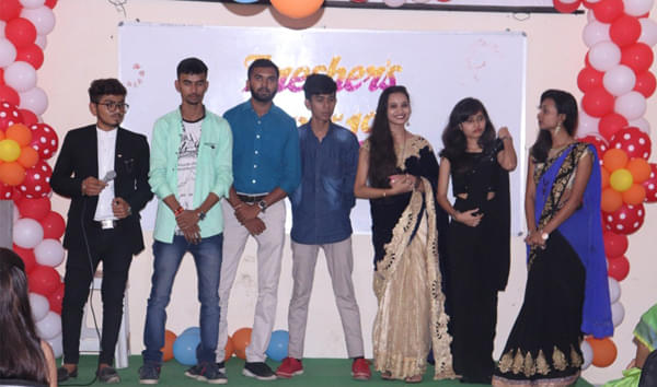 Nagpur College of Pharmacy Freshers party photo 2