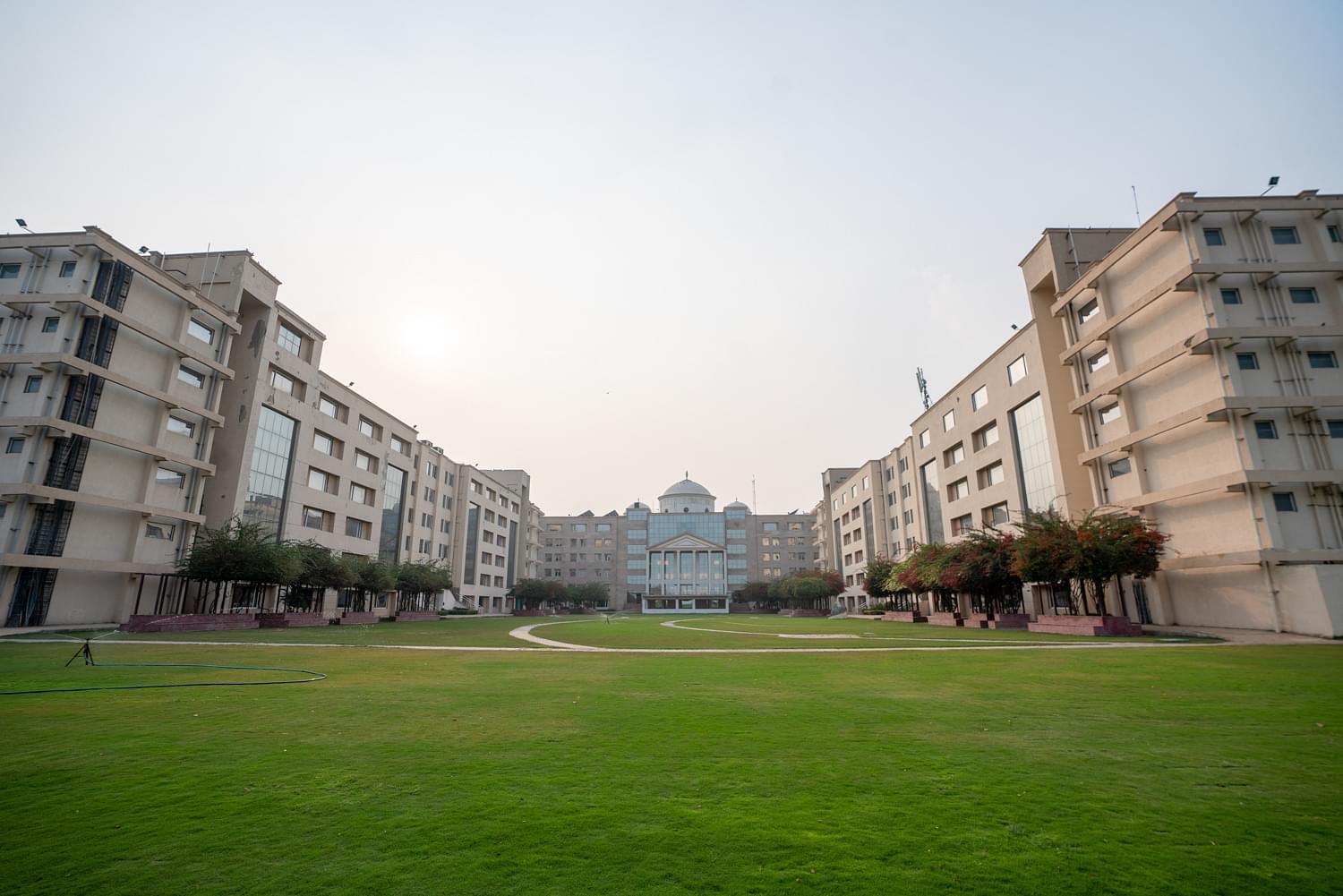 KR Mangalam University, School of Legal Studies Campus with Facilities photo 23