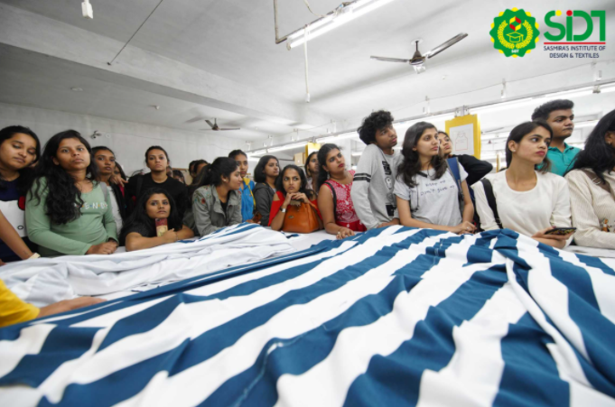 Sasmira's Institute of Design & Textiles Mumbai Craft Visit photo 3