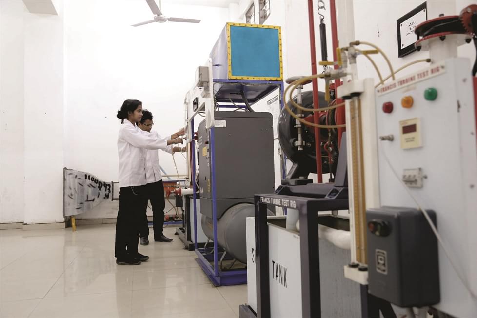 LPU Practical Training & Labs photo 37