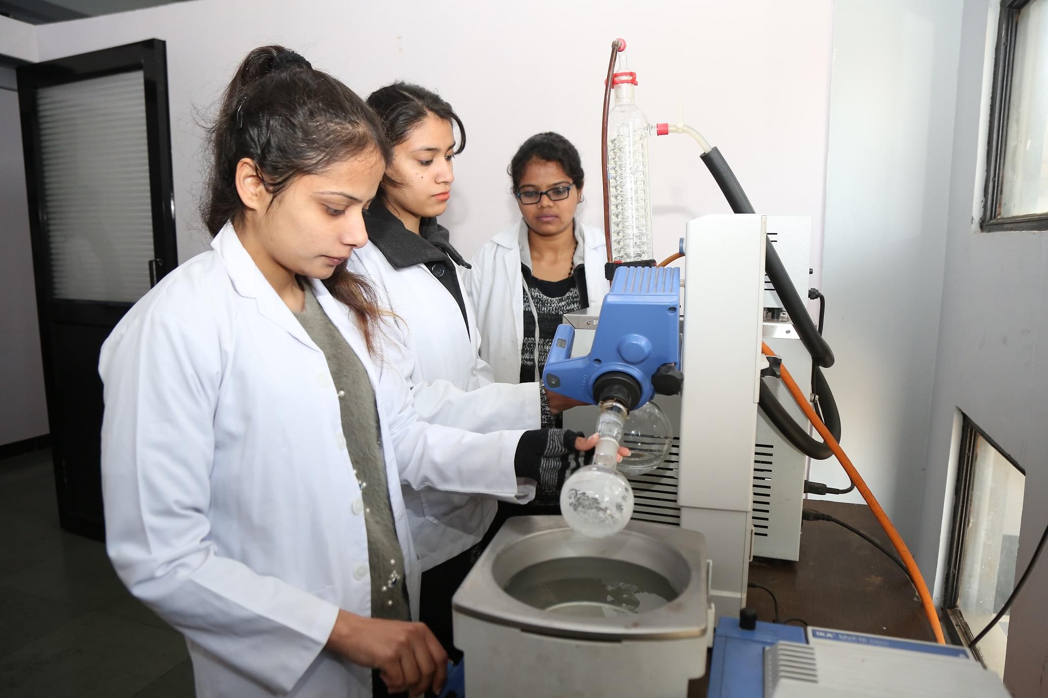 LPU LPU Pharmacy Lab photo 3