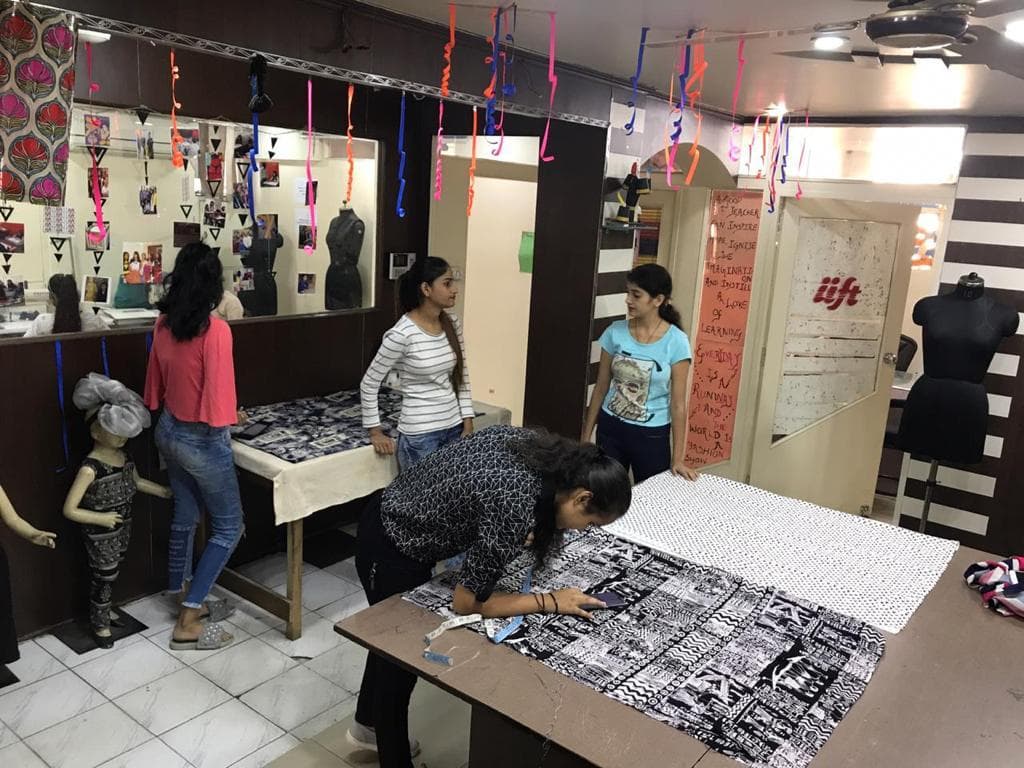 International Institute of Fashion Technology Naraina Classroom photo 8
