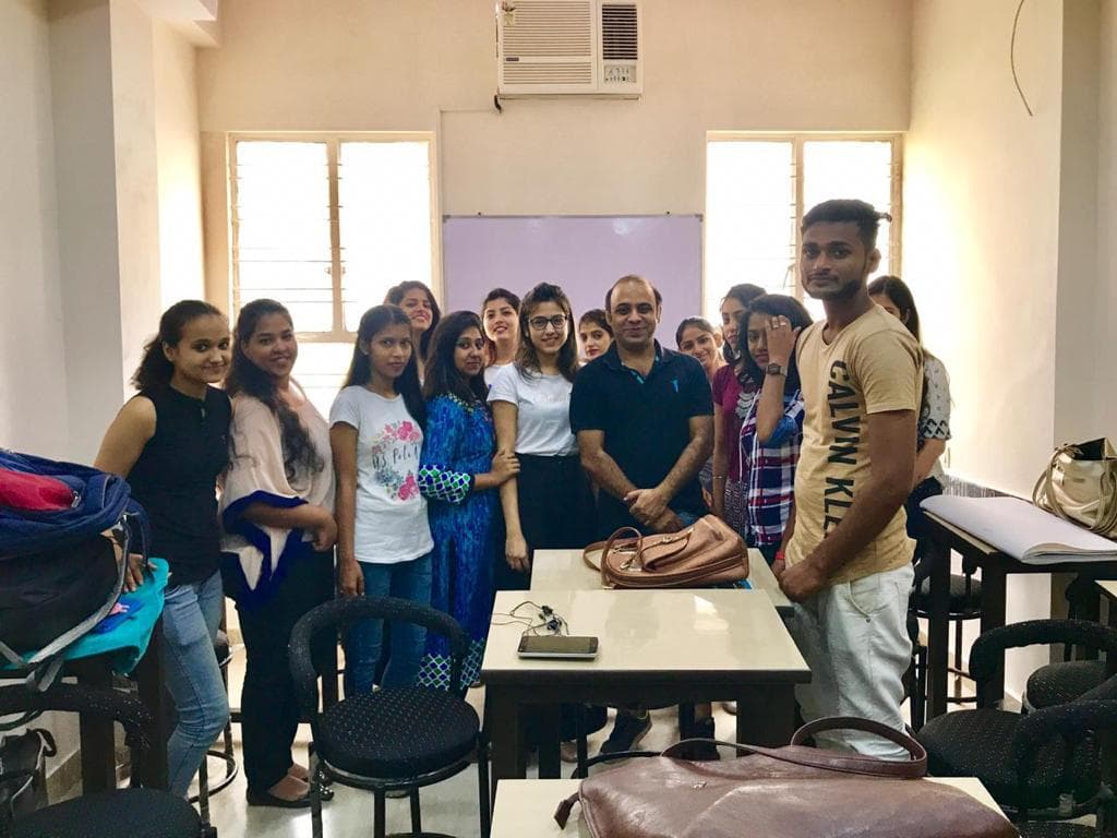International Institute of Fashion Technology Naraina Classroom photo 3