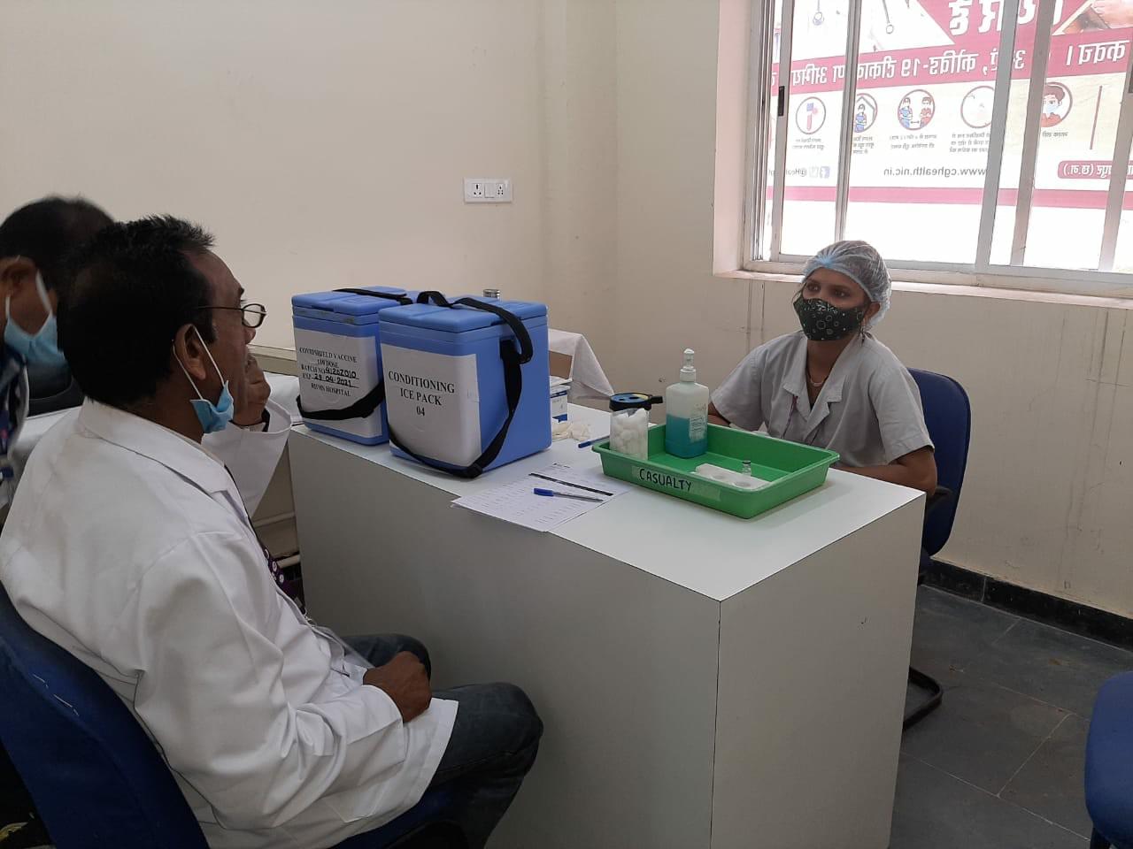 RIMS Raipur Covid 19 Vaccination photo 2