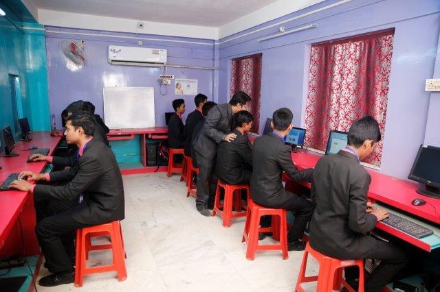 The Institute of Education & Management Kolkata Labs photo 1