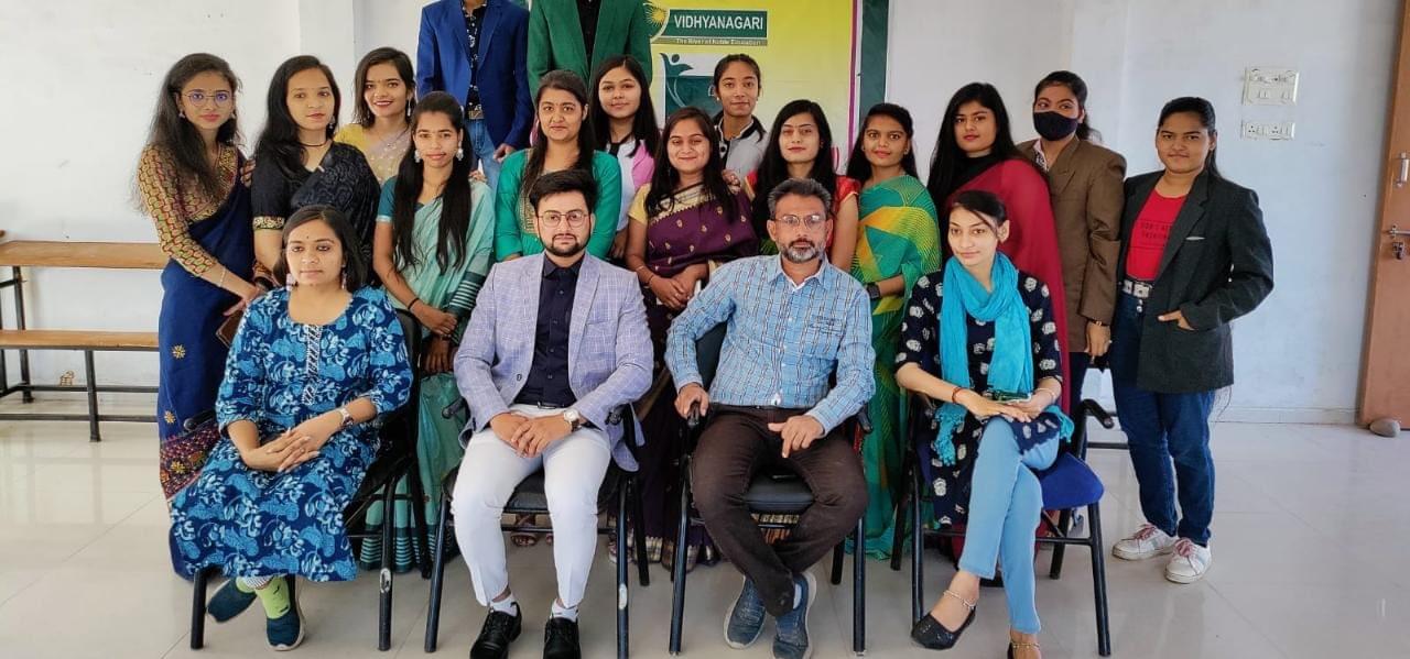 D. L. Patel Commerce College Himmatnagar Events photo 2