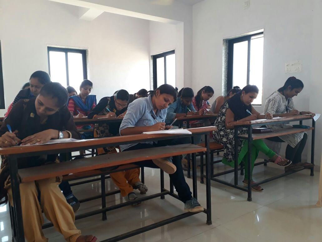 Parulba ITI College Himmatnagar ITI Theory and Practical photo 2