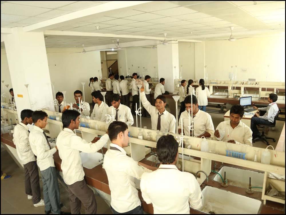 JMS Group of Institutions Hapur College campus photo 2