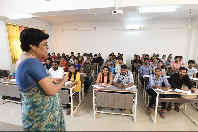 Indrashil University Rajpur Kadi Classrooms photo 8