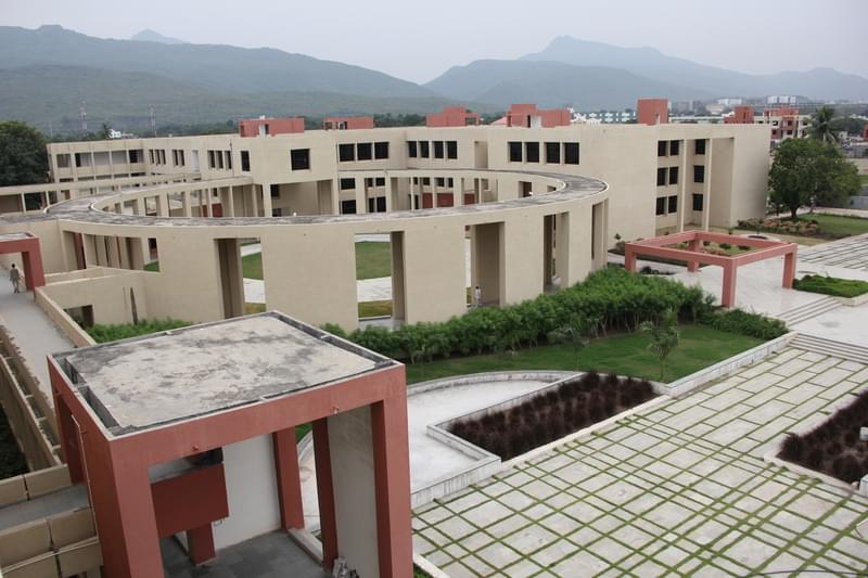 Dr. Subhash University Junagadh Infrastructure photo 9