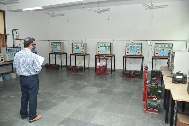 Dr. Subhash University Junagadh Infrastructure photo 11