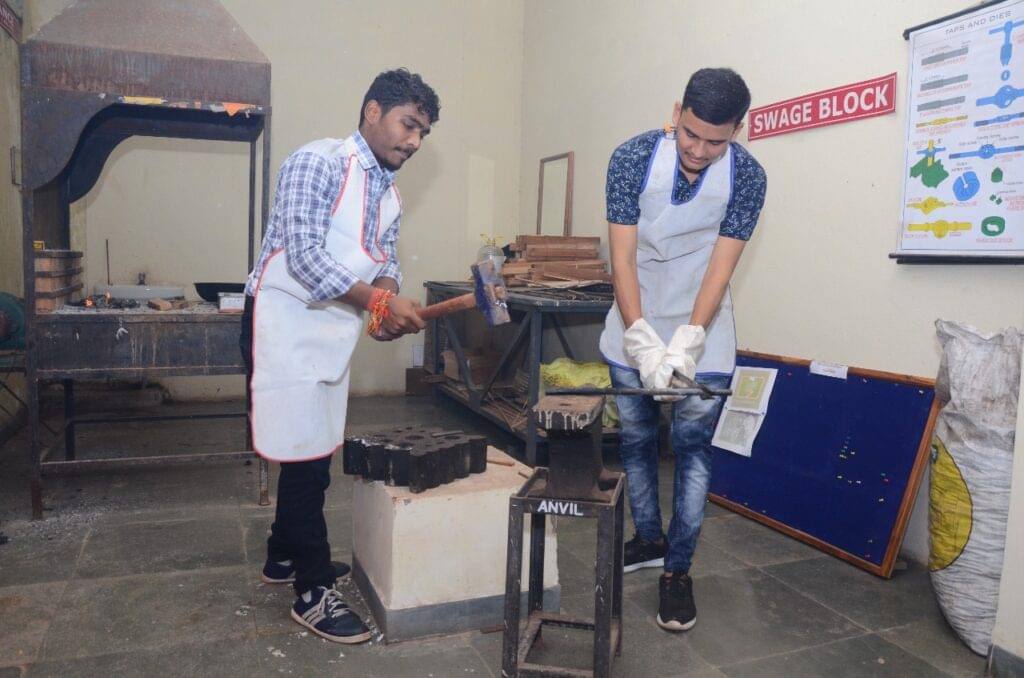 Krishna Engineering College Bhilai Workshop photo 7
