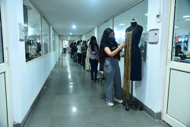 Satyam Fashion Institute Noida Infrastructure photo 5