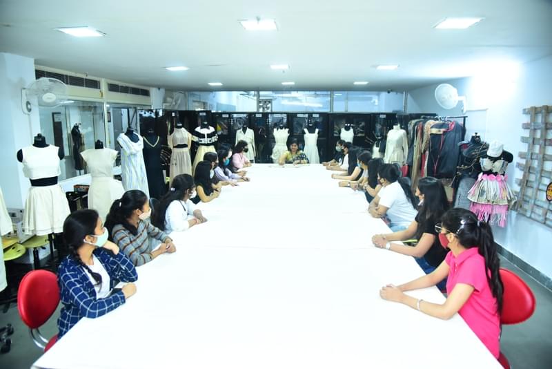 Satyam Fashion Institute Noida Infrastructure photo 6