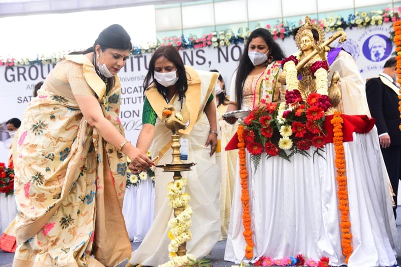 Satyam Fashion Institute Noida Convocation photo 7