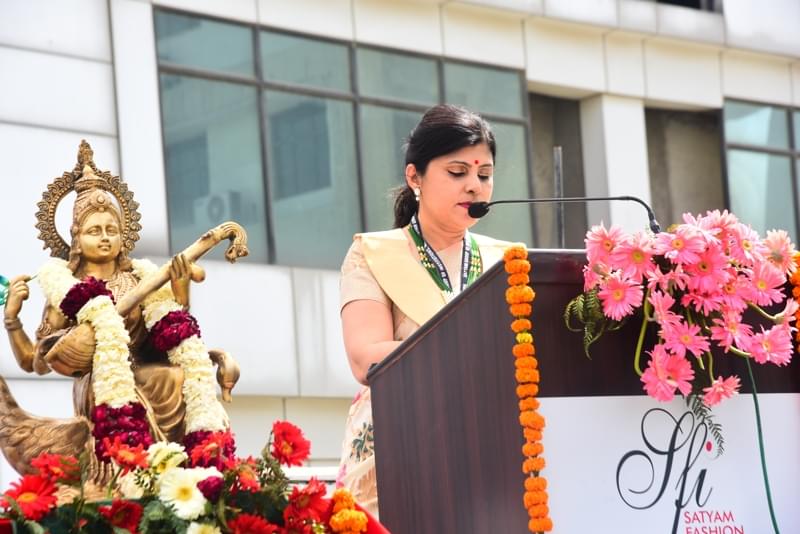 Satyam Fashion Institute Noida Convocation photo 12