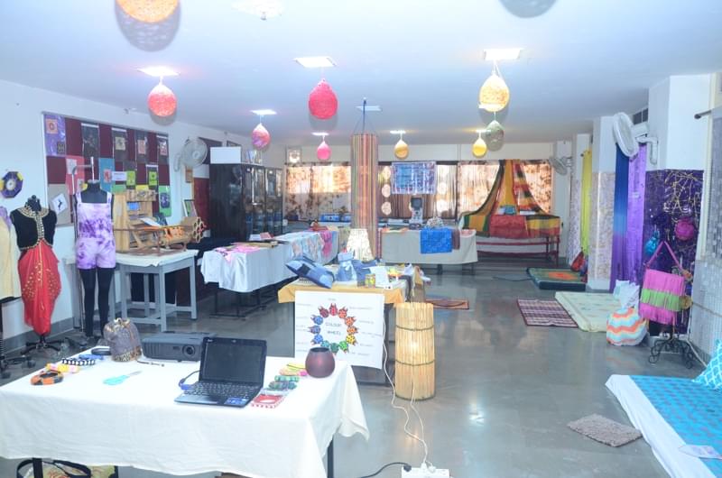 Satyam Fashion Institute Noida Craft Bazaar Exhibition photo 4
