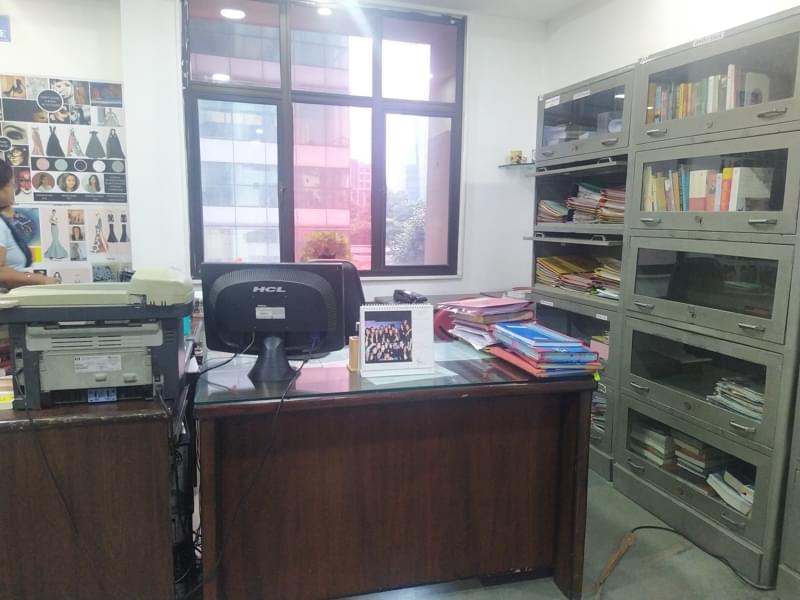Satyam Fashion Institute Noida Library photo 5