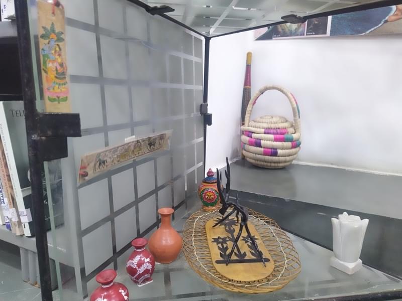 Satyam Fashion Institute Noida Library photo 12