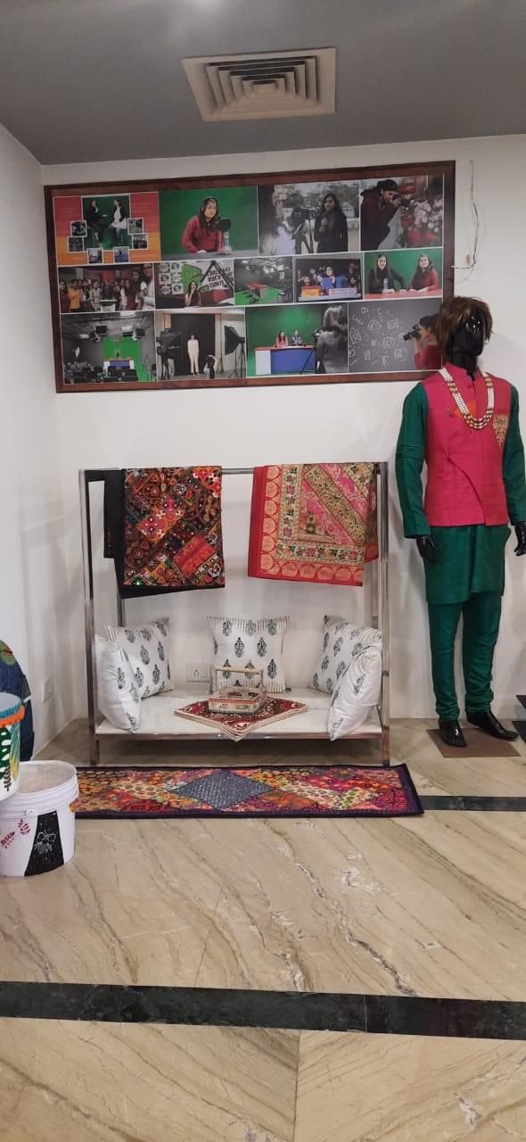 Satyam Fashion Institute Noida Resource Centre photo 12